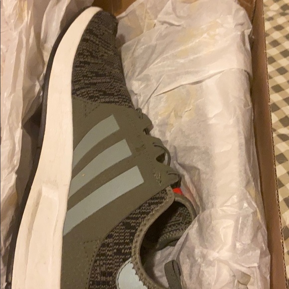 Adidas shoes - Picture 1 of 5